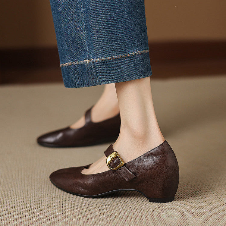 Quira | Round-Toe Mary Jane Flat