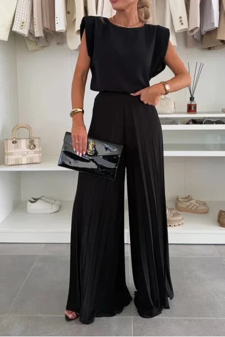 Marian - Elegant Pleated Set