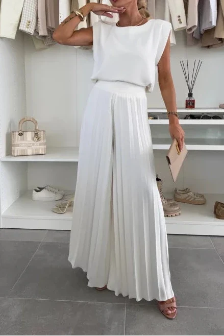 Marian - Elegant Pleated Set